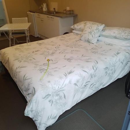 Best Budget Bed And Ensuite - Private Access Close To Beach Waihi Esterno foto